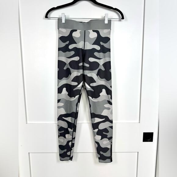 COR designed by Ultracor High Waist Camo Leggings Size Small - Picture 4 of 12